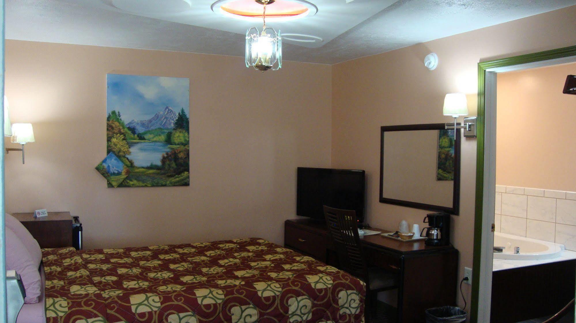 Pinconning Trail Inn Motel Экстерьер фото