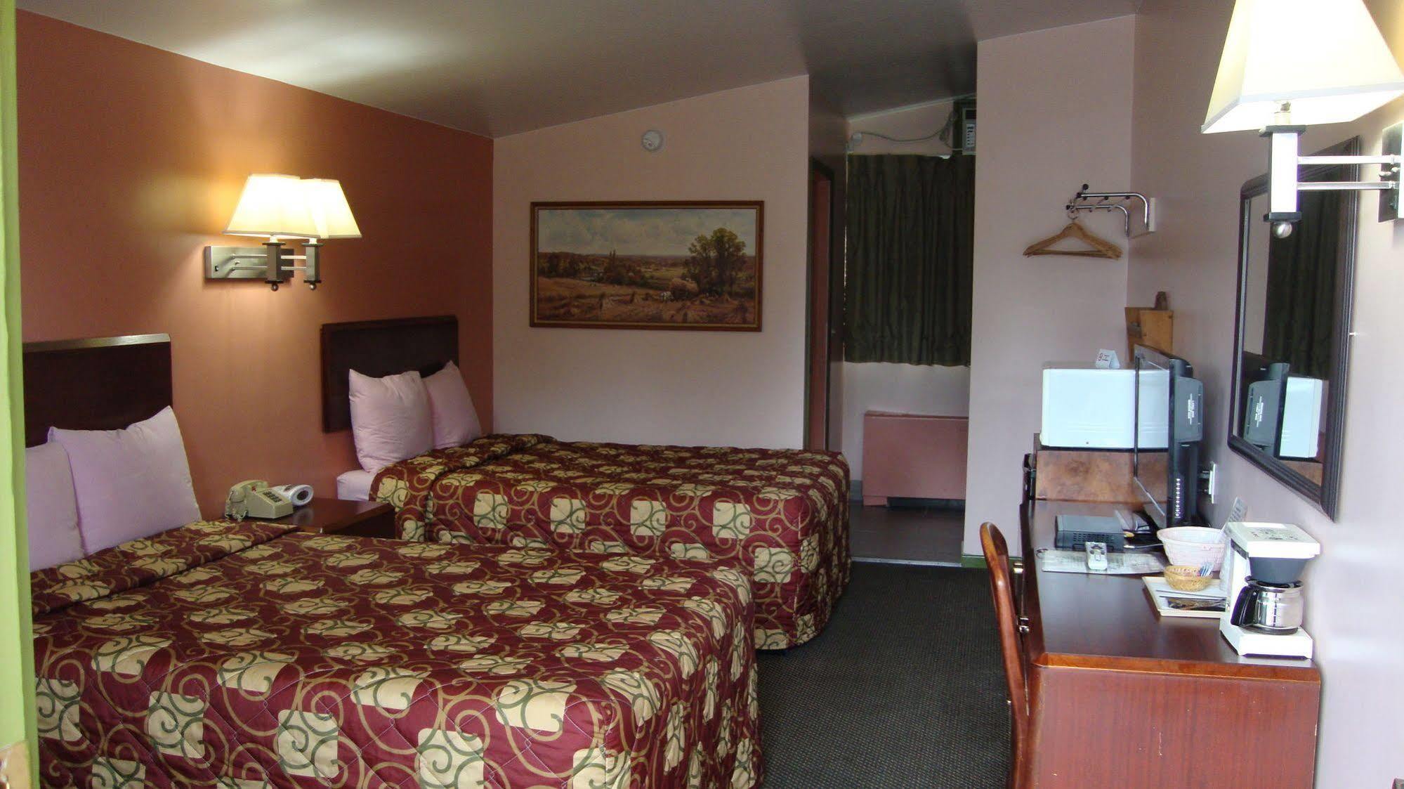 Pinconning Trail Inn Motel Экстерьер фото