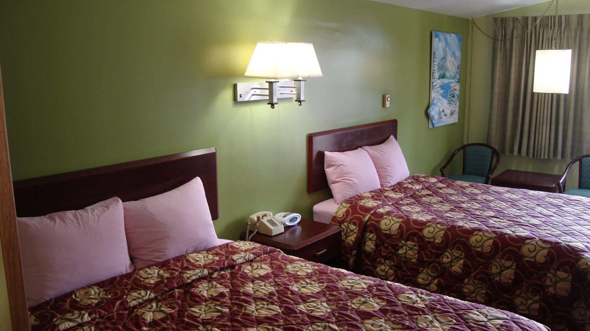 Pinconning Trail Inn Motel Экстерьер фото