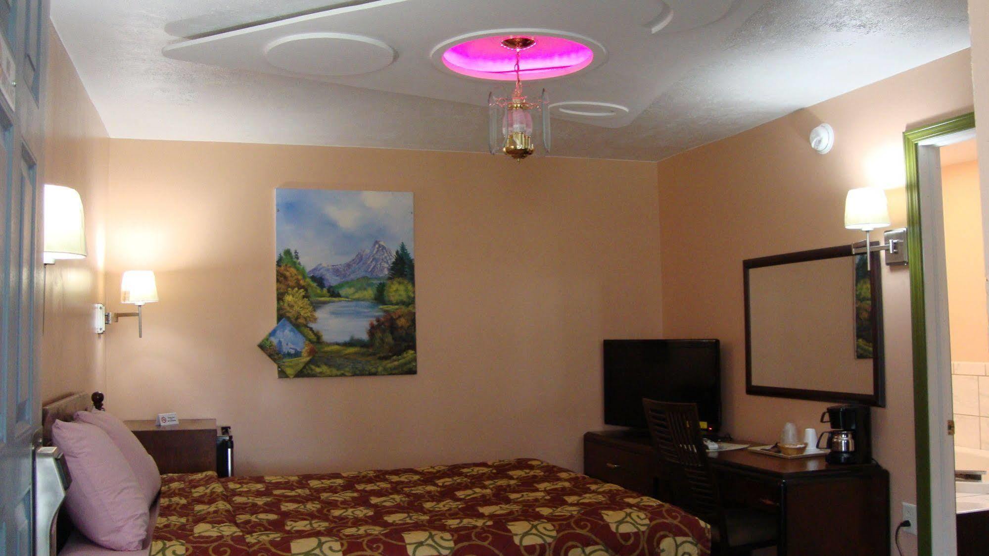 Pinconning Trail Inn Motel Экстерьер фото